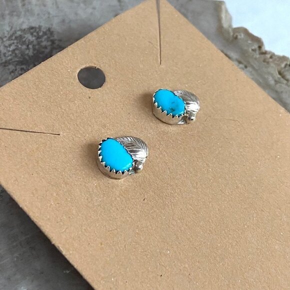 VTG Sterling Silver 925 Dainty Southwest Style Oval Turquoise Leaf Stud Earrings - Picture 3 of 16